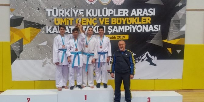 Şamiloğlu Türkiye üçüncüsü