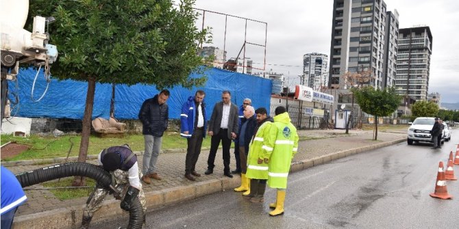 MESKİ Genel Müdürü Alkaç, kuvvetli yağış sonrası incelemelerde bulundu