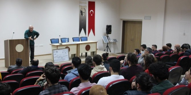Kemer Denizcilik Fakültesi’nde Türkiye limanları konuşuldu