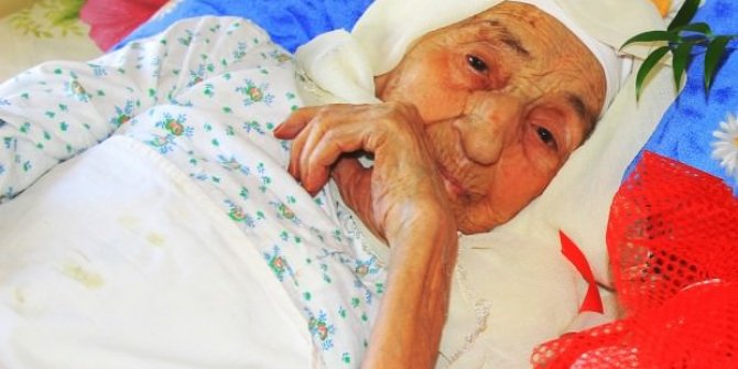 Türkiye’nin en yaşlı insanı Ayşe Uçar nine öldü