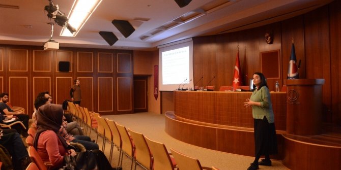 Anadolu Üniversitesi’nde öğrencilere “Fulbright Burs Programı” anlatıldı