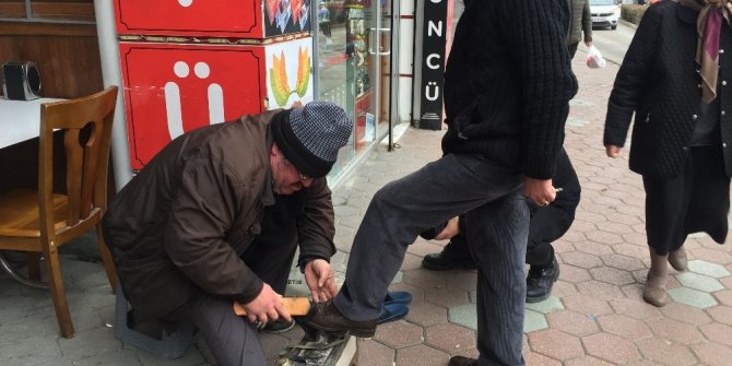 Hem hastalıkla hem borçlarla mücadele ediyor