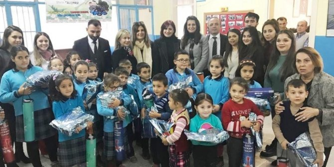 Kaymakam Öner, köy okulunu güzelleştiren Üniversiteli gençlere teşekkür etti