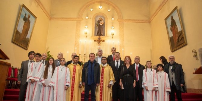 Başkan Seçer, Noel ayinini izledi