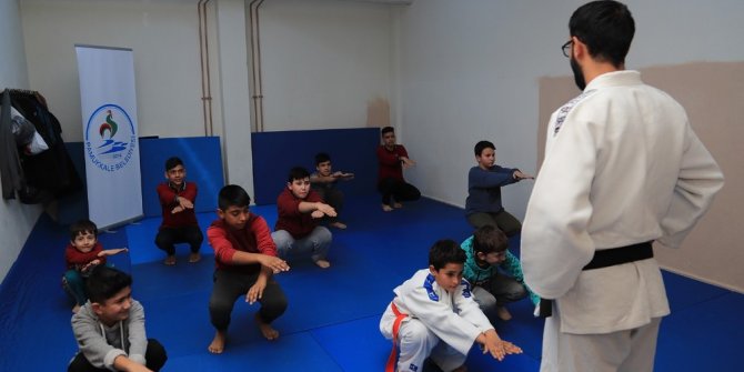 Pamukkale’de ücretsiz spor kurslarına yoğun ilgi