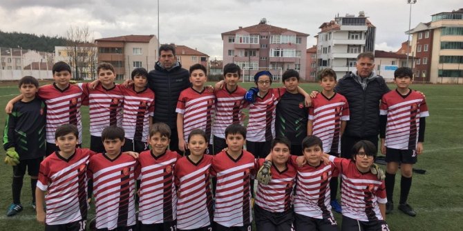 Küçükler Futbol İl Birincisi Edebali Ortaokulu oldu