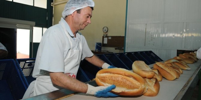 Kepez ekmeğini satıyor, eğitim bursu veriyor