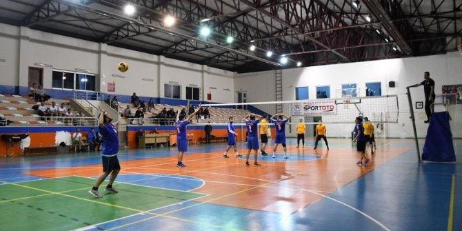 Masa tenisi ve voleybol turnuvası şampiyonları belli oldu