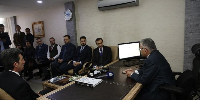Başkan Büyükkılıç, belediye içindeki bazı birimleri ziyaret etti.