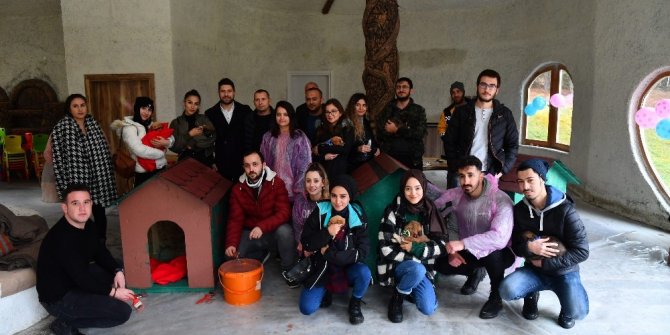 Üniversitelilerden belediye desteğiyle ‘Patilerimiz Üşümesin’ projesi