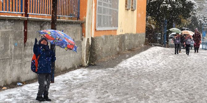 Afyonkarahisar'da eğitime bir gün ara verildi