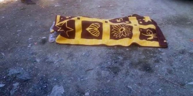 Tek katlı evinde çıkan yangında öldü