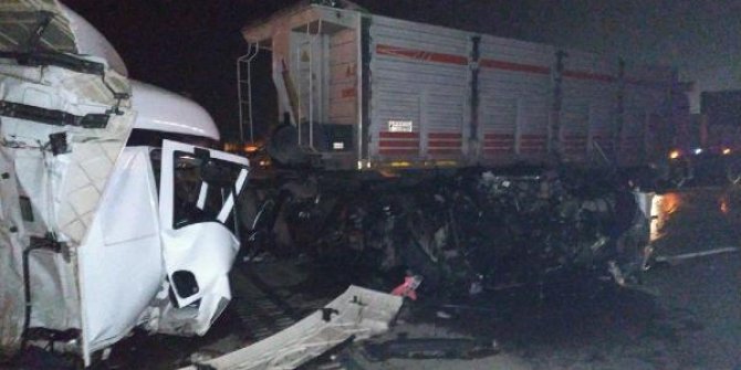 TIR'a arkadan çarpan TIR'ın kupası uçtu: Sürücü, 'Ben böyle kaza görmedim' dedi