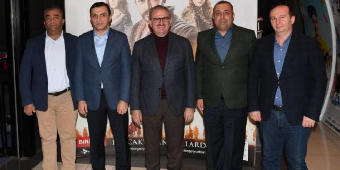 Antalya Valisi ve protokolü 'Türkler Geliyor' filmini izledi