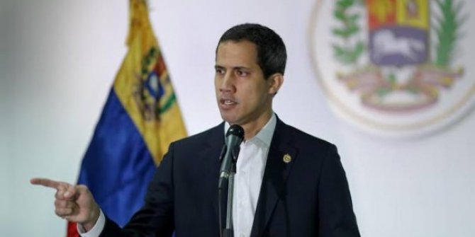 Guaido çıkış yasağına rağmen ülke dışına çıktı!