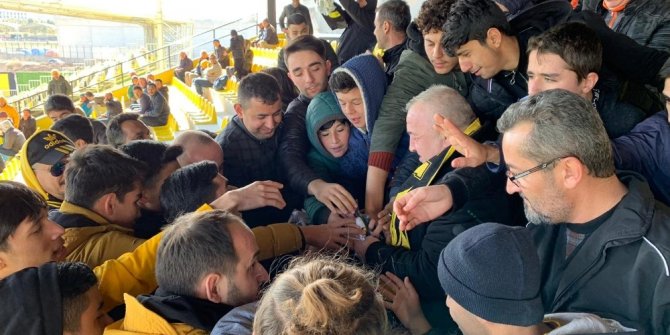 Aliağa’da taraftarlara ücretsiz forma