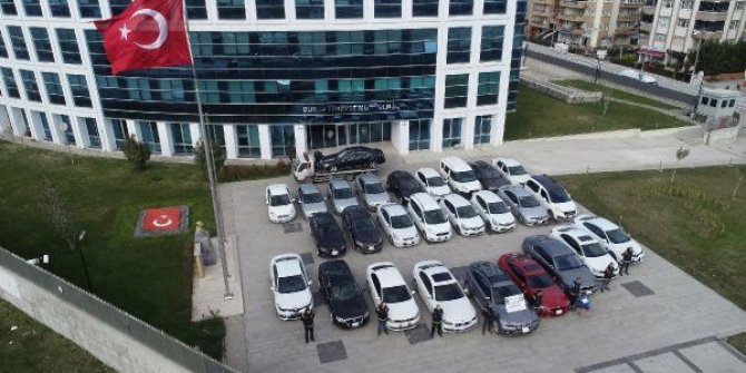 Hacizli ve çalıntı otomobilleri 'change' çetesi adliyede