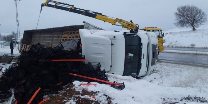 Tokat’ta kar yağışı ve buzlanma kazalara neden oldu