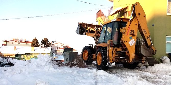 Dağ köylerinde kar mesaisi