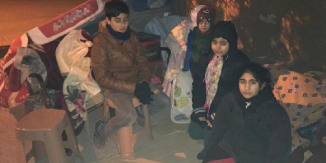 Akhisar merkezli 5.4 büyüklüğündeki deprem birçok ilde hissedildi