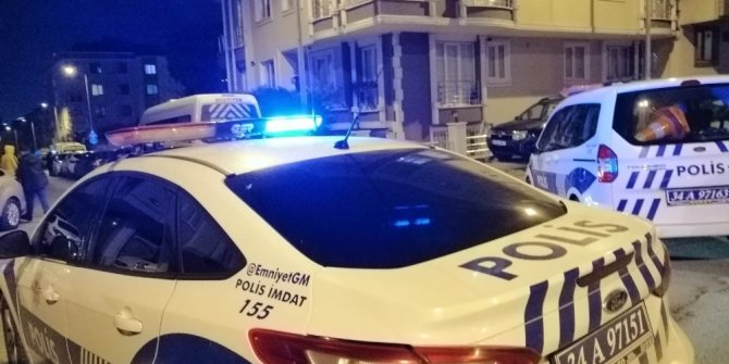 Elinde silahla balkona çıkıp ateş eden şahıs yakalandı