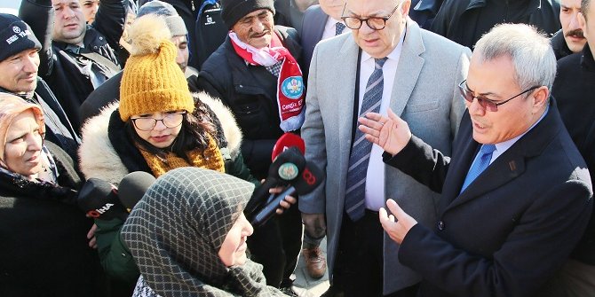 Manisa Valisi Deniz'den deprem sonrası hasar tespit açıklaması