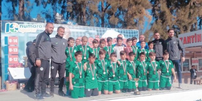 Konyaspor U13 takımı Kuşadası’nda şampiyon oldu