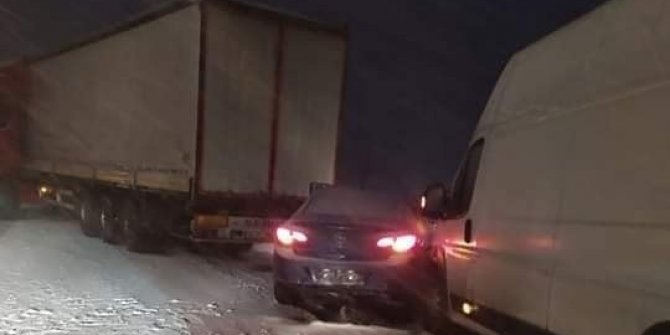 Kütahya’da zincirleme trafik kazası: 4 yaralı