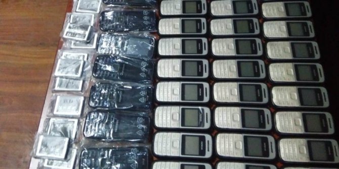 Kütahya’da kaçak 114 adet tuşlu cep telefonu ele geçirildi