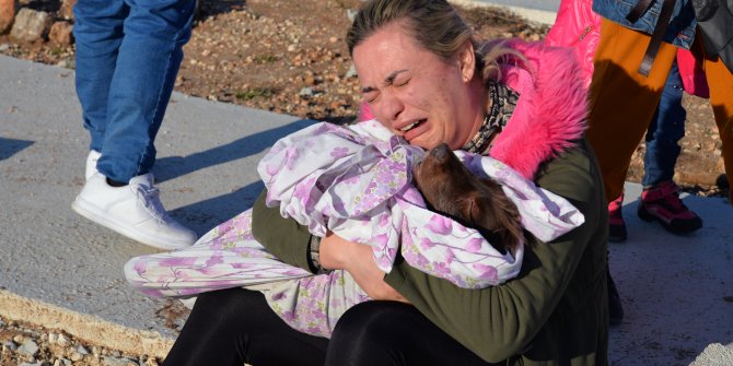 Depremde kalp krizi geçiren köpek Mersin'de toprağa verildi