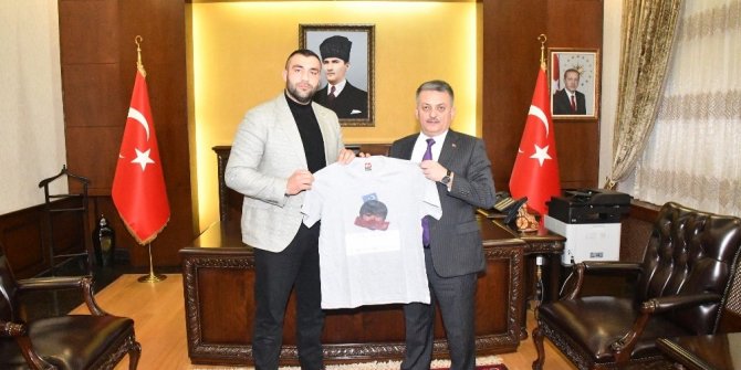 Vali Yazıcı, Avrupa şampiyonu Demirezen’i kabul etti