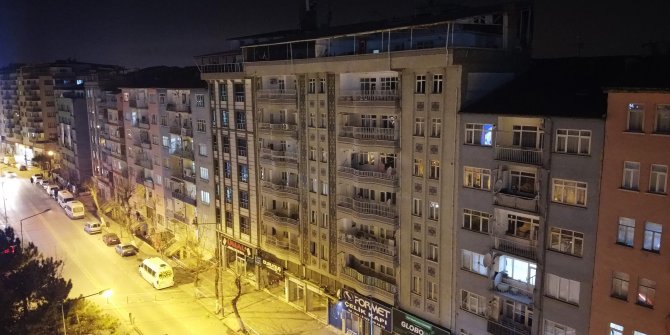 Malatya'da yıkılacak riskli 2 bina, havadan görüntülendi