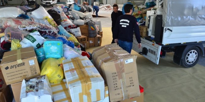 Bodrum iki tır dolusu yardım malzemesini Elazığ’a uğurladı