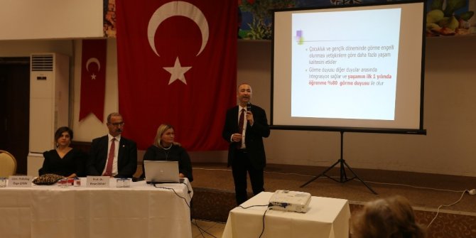 Efeler’de Yaşam Boyu Göz Sağlığı paneli gerçekleştirildi