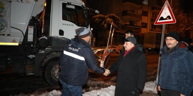 687 kilometre yolda 24 saat kar nöbeti