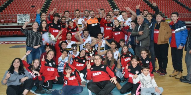 Büyük erkeklerde finali 87-77 kazanan Hasketbol Gençlik şampiyon oldu
