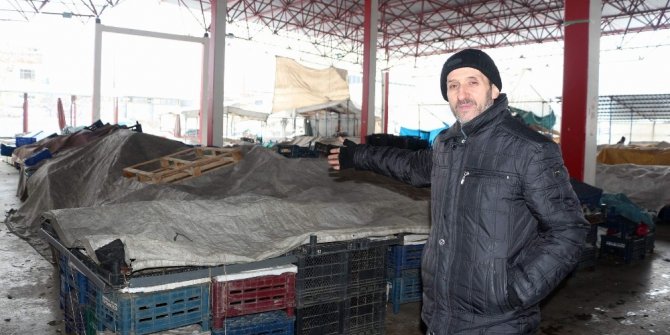 Siirt’te kar ve don pazarı da vurdu