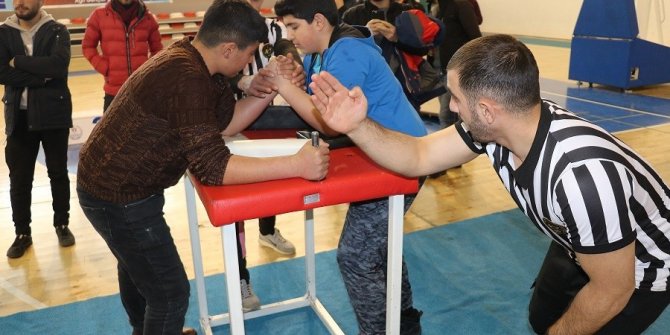 Ağrı’da Bilek Güreşi Müsabakaları yapıldı