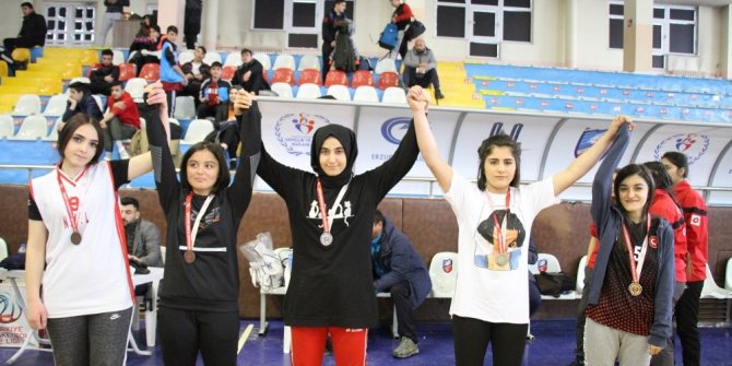 Erzurum’da bilek güreşi heyecanı