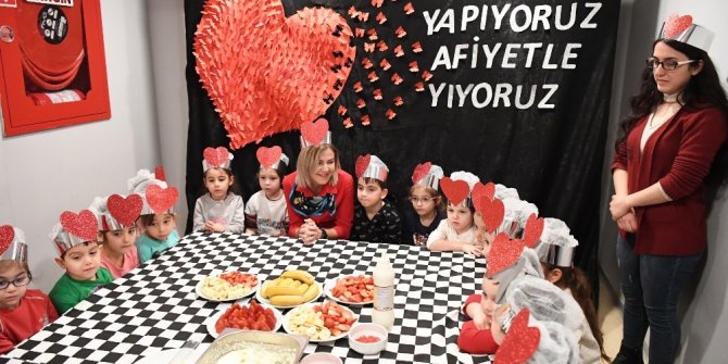 Konyaaltı Belediyesi Kreşlerinde “sevgi pastası”