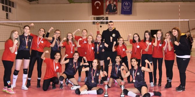 Voleybol Küçük Kızlar Kategorisi İl Şampiyonası sona erdi
