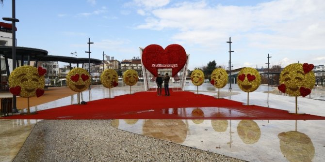 Manavgat’a 14 Şubat’ta emojili kalpli çekim noktası