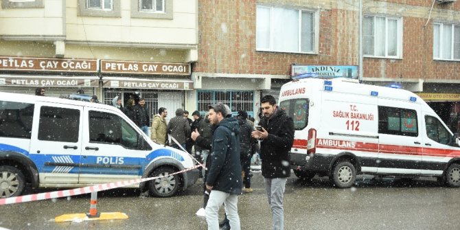Başına 7 mermi isabet alan adam olay yerinde hayatını kaybetti