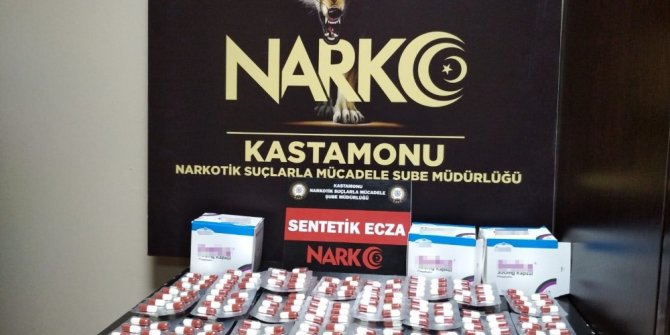 Kastamonu’da durdurulan araçtan 399 adet uyuşturucu hap çıktı