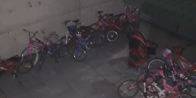 Çocuk bisikleti ve bebek arabaları çalan hırsız yakalandı