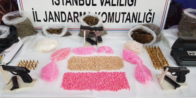 Jandarma’dan zehir tacirlerine geçit yok