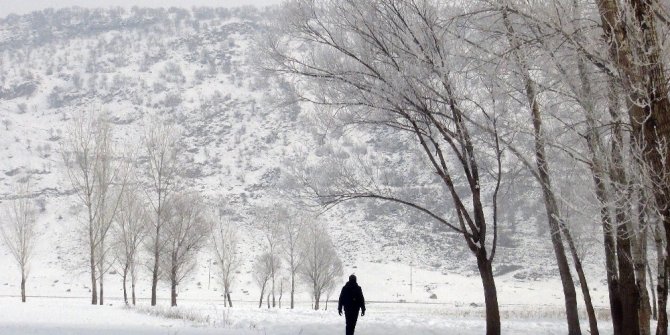 Bayburt’ta kar yağışı yerini soğuk havalara bıraktı