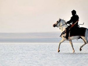 Uzman tarihçiler Diriliş'i yorumladı