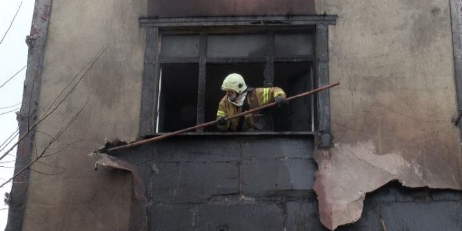 Yangın paniği: Mahsur kalanları itfaiye kurtardı