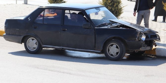 Diyabet hastası sürücü kaza şokuyla yolcu koltuğunda oturup bekledi
